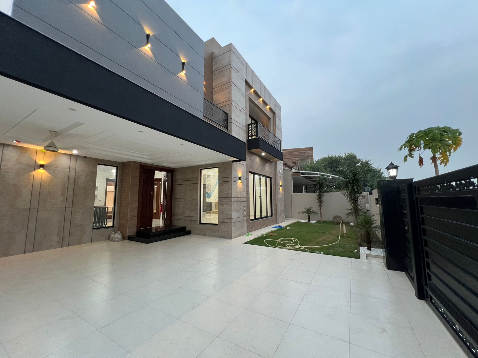 1 Kanal Ultra Luxury House for Sale DHA Phase 5, Lahore
